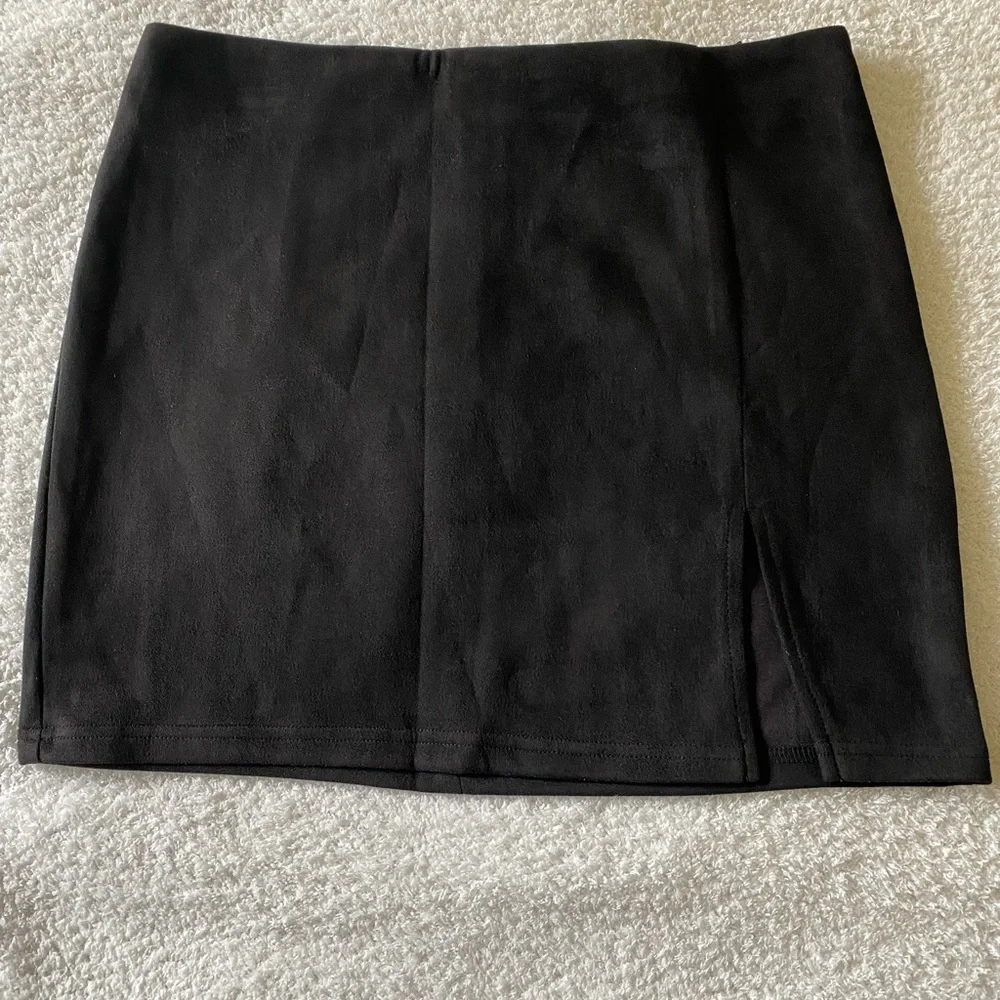 NWT Fashion Nova Black Faux Suede Mini Skirt Size Medium